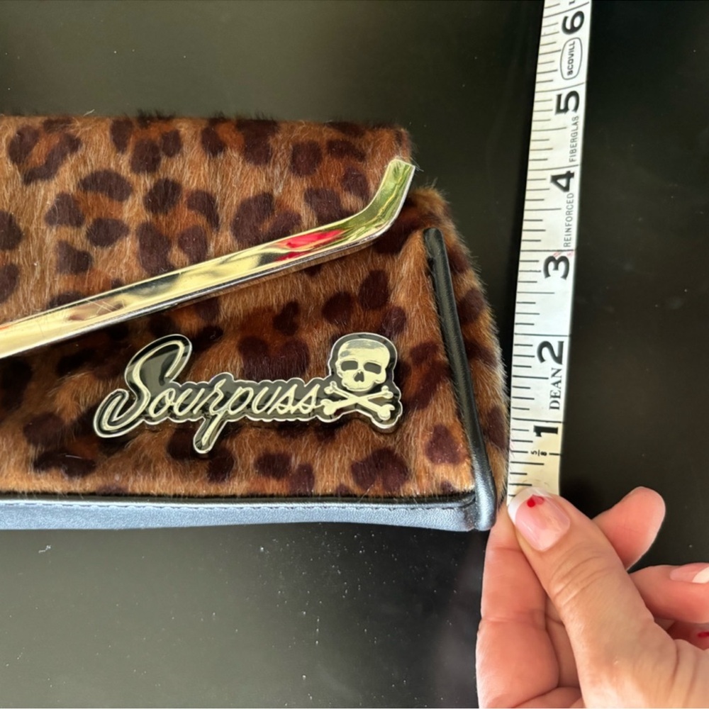 Vintage retro Sourpuss Faux Fur Leopard Clutch (no strap) with Snap Closure - Picture 7 of 7
